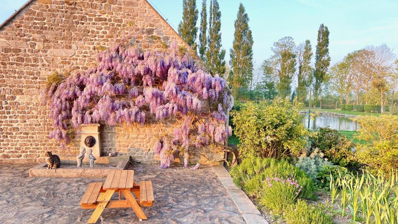 Chateau Du Bu Anctoville Esterno foto